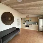 Cool 4-bedroom With Sea Views וילה *