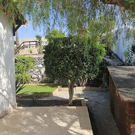 Cool 4-bedroom With Sea Views Villa Tijoco de Abajo