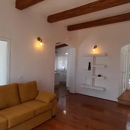 Cool 4-bedroom With Sea Views * Tijoco de Abajo