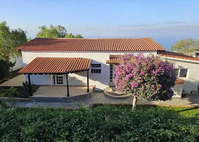 Villa Cool 4-bedroom With Sea Views *